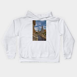 Cambodia. Phnom Pehn. Royal Palace. Stupas. Kids Hoodie